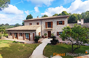 Modern natural stone villa in Nova Santa Ponsa for rent