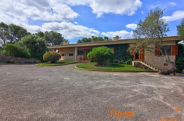 Well-maintained bungalow with panoramic views for sale in Portol