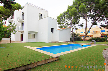 Detached house in Palmanova with 4 bedrooms and pool for rent