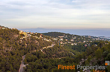 Exceptional luxury villa with sea views in the best residential area in Costa den Blanes