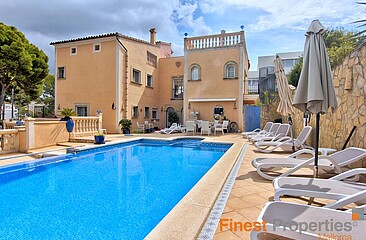 2 bedroom apartment and studio in a small complex with 3 units and community pool for sale