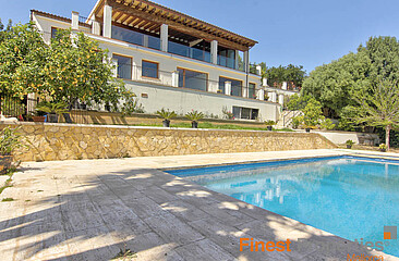 Villa with panoramic views between Esporles and Establiments with 6 bedrooms to rent