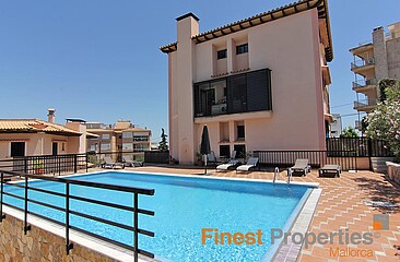 Elegant 2 bedroom apartment in Bonanova with small sea view