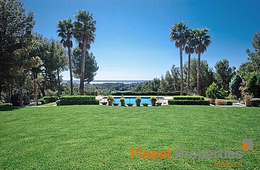 Fabulous luxury villa on a 10.000 m² flat garden plot with breathtaking sea views in Son Vida