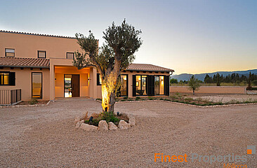 Newly built finca in Santa Maria with 4 bedrooms for sale