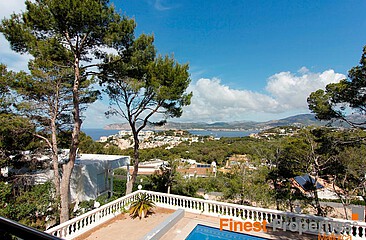 Sea view villa plus building plot for sale in Santa Ponsa