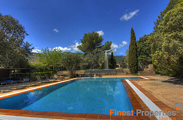 Villa with panoramic views between Esporles and Establiments with 6 bedrooms to rent