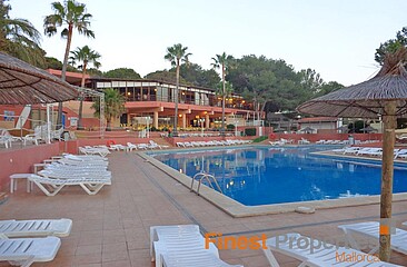 Investment opportunity: holiday resort with 102 bungalows plus 40 apartments