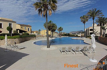 Townhouse with sea views for sale in Santa Ponsa