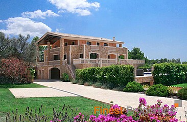 Luxurious natural stone villa in Alaró with magnificent views, surrounded by charming natural landscape