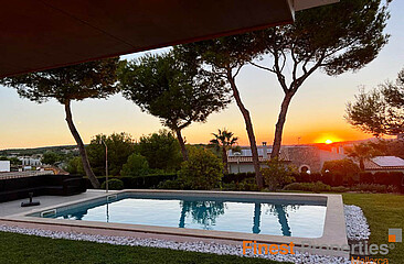 Modern newly built villa with sea views in Cala Viñas